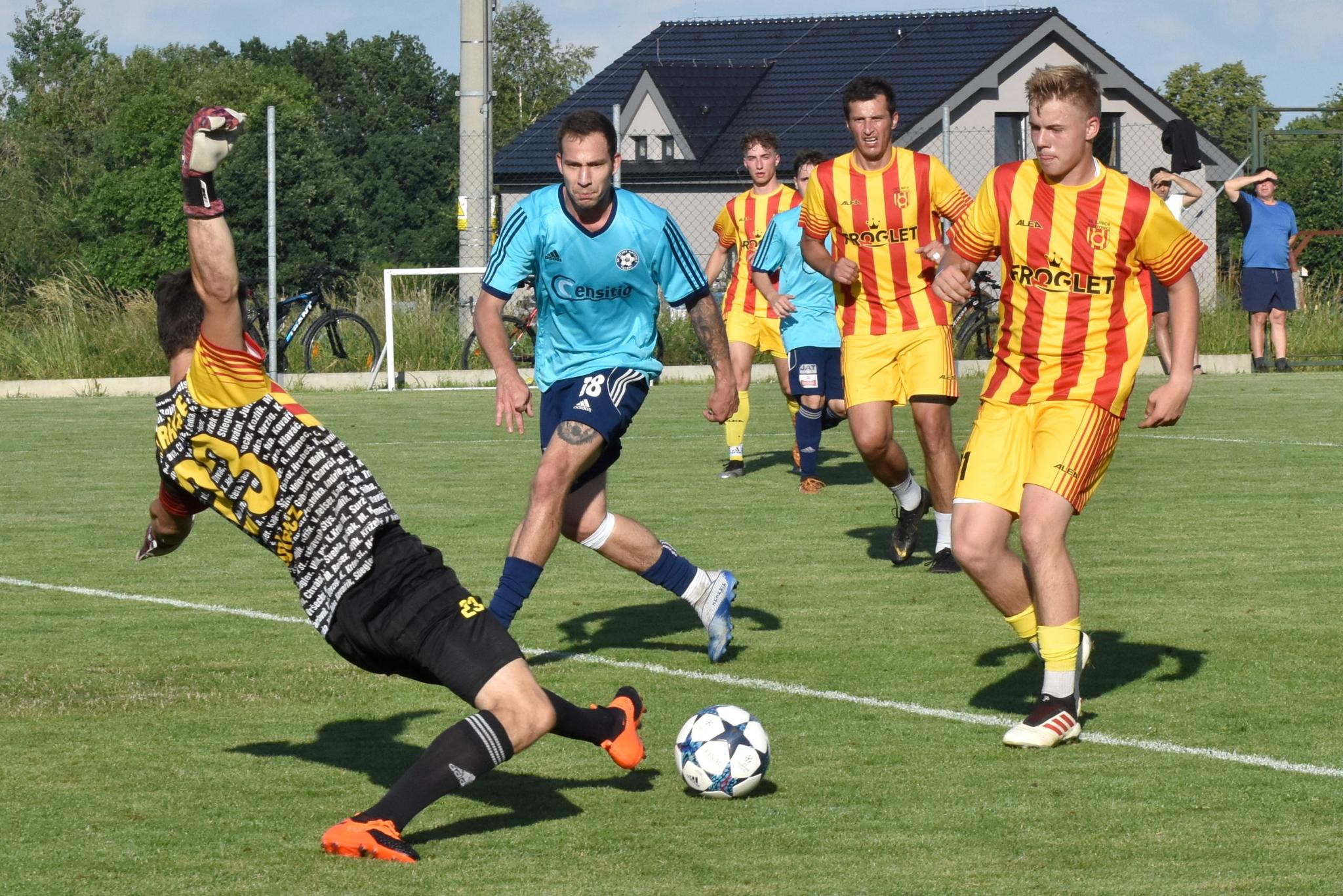 Katovice nedaly Junioru šanci, nekompromisně trestaly jeho chyby Katovice nedaly Junioru šanci, nekompromisně trestaly jeho chyby